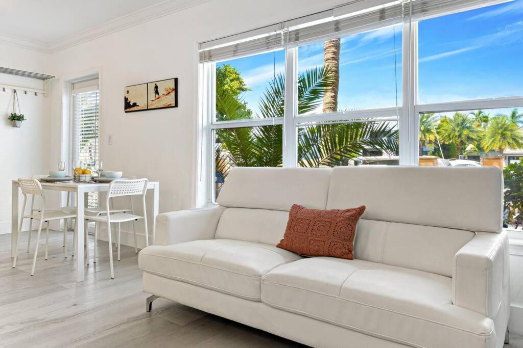 Olas Blvd Exclusive With Waterview Apartment *